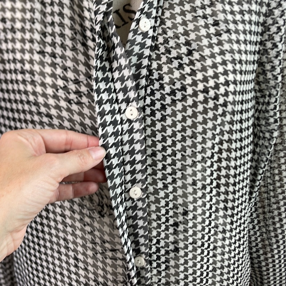 Ricki's sheer button down - Picture 2 of 4